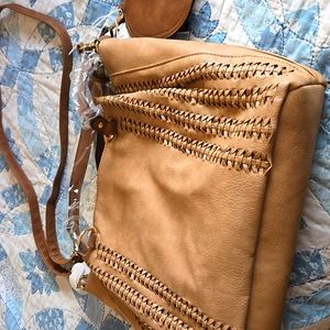 Triple compartment sachel